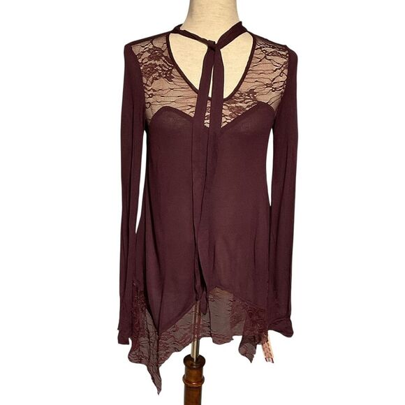 Xhilaration Burgundy Lace Detail Blouse - Picture 3 of 13